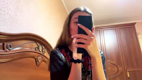 Snapshot of olivaharcar chatting on 07-25-26, 10:02 Olivia here online show from 07-25-26, 10:02