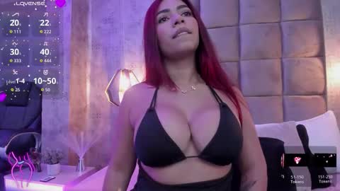 Olivia Kollins  online show from 10-22-25, 06:46