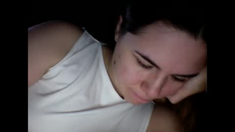 Snapshot of olivepeach chatting on 11-23-25, 09:31 Oil online show from 11-23-25, 09:31