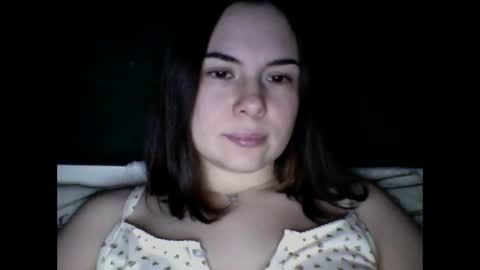 Snapshot of olivepeach chatting on 11-24-25, 08:52 Oil online show from 11-24-25, 08:52