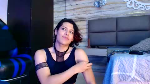 Snapshot of oliver__brown chatting on 12-20-25, 01:23 Oliver online show from 12-20-25, 01:23