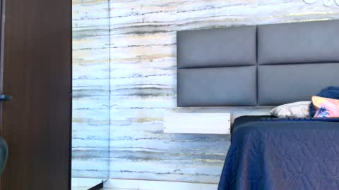 Snapshot of oliver__brown chatting on 01-17-26, 11:52 Oliver online show from 01-17-26, 11:52