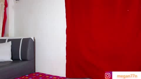 Snapshot of oliver_and_megan chatting on 12-11-24, 08:58 Oliver and MeganIndependent online show from 12-11-24, 08:58