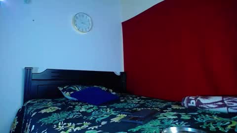 Snapshot of oliver_and_megan chatting on 10-04-25, 08:23 Oliver and MeganIndependent online show from 10-04-25, 08:23