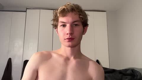 Snapshot of oliver_beck chatting on 12-10-24, 02:38 Oliver Beck online show from 12-10-24, 02:38