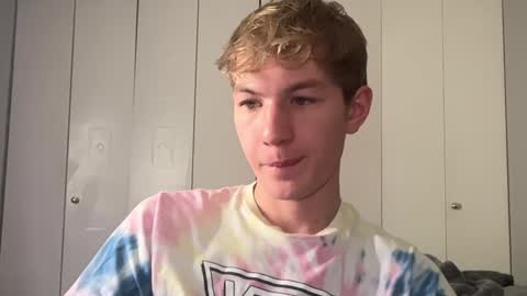 Snapshot of oliver_beck chatting on 12-21-24, 02:30 Oliver Beck online show from 12-21-24, 02:30