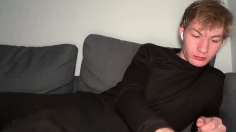 Snapshot of oliver_beck chatting on 01-09-25, 01:50 Oliver Beck online show from 01-09-25, 01:50