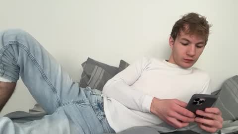 Snapshot of oliver_beck chatting on 02-16-25, 06:10 Oliver Beck online show from 02-16-25, 06:10