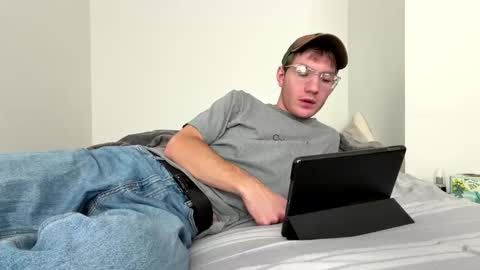 Snapshot of oliver_beck chatting on 10-19-25, 07:58 Oliver Beck online show from 10-19-25, 07:58