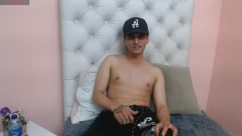 Snapshot of oliver_cat_ chatting on 05-10-26, 01:49 oliver_cat_ online show from 05-10-26, 01:49