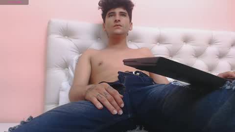 Snapshot of oliver_cat_ chatting on 05-13-26, 10:23 oliver_cat_ online show from 05-13-26, 10:23