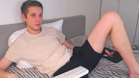 Snapshot of oliver_hort chatting on 01-17-26, 11:59 Oliver online show from 01-17-26, 11:59