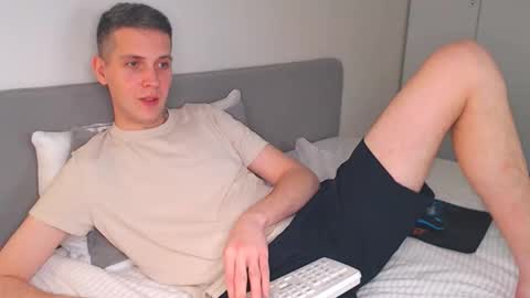 Snapshot of oliver_hort chatting on 02-04-26, 05:30 Oliver online show from 02-04-26, 05:30