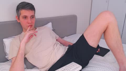 Snapshot of oliver_hort chatting on 03-07-26, 11:07 Oliver online show from 03-07-26, 11:07