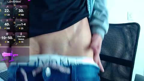 Snapshot of oliver_king_sex chatting on 12-15-24, 02:05 Oliver  Smith online show from 12-15-24, 02:05