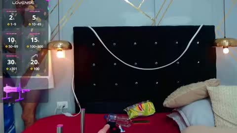 Snapshot of oliver_king_sex chatting on 12-20-24, 08:45 Oliver  Smith online show from 12-20-24, 08:45