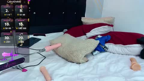 Snapshot of oliver_king_sex chatting on 12-28-24, 09:08 Oliver  Smith online show from 12-28-24, 09:08