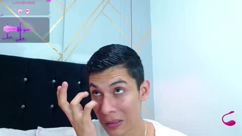 Snapshot of oliver_king_sex chatting on 02-04-25, 01:13 Oliver  Smith online show from 02-04-25, 01:13