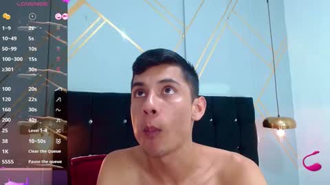 Snapshot of oliver_king_sex chatting on 02-25-25, 09:46 Oliver  Smith online show from 02-25-25, 09:46