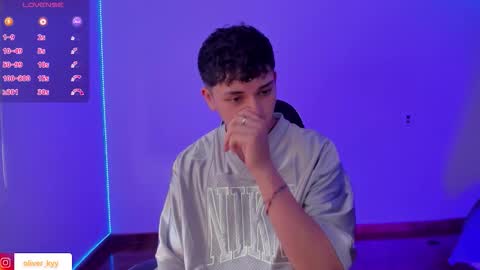 oliveeer online show from 12-13-25, 07:53