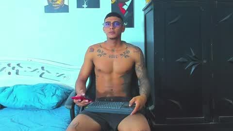 Snapshot of oliver_smith_2 chatting on 05-18-26, 04:35 oliver_smith_2 online show from 05-18-26, 04:35