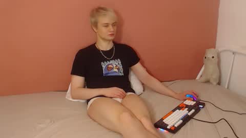 Oliver online show from 03-22-26, 01:09