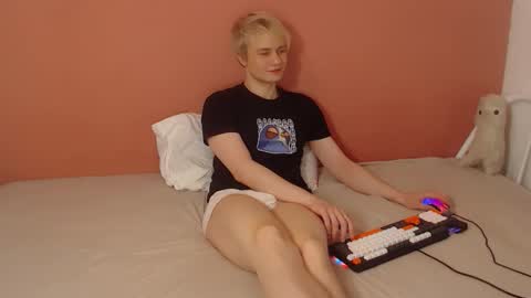 Oliver online show from 03-26-26, 12:39