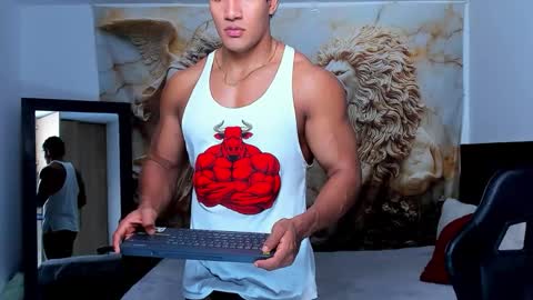 oliver_tommy online show from 11-18-25, 02:32