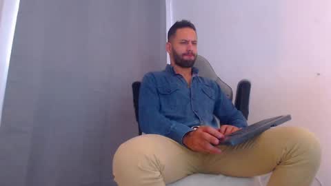 Snapshot of oliverdrew1 chatting on 12-27-24, 09:11 oliver online show from 12-27-24, 09:11