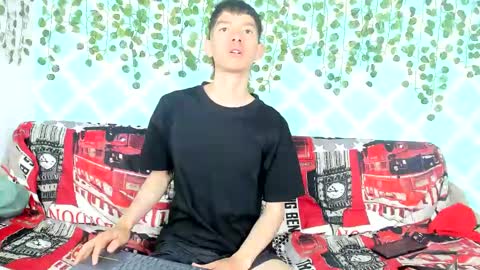 oliverhot2005 online show from 02-18-25, 12:39