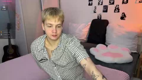 oliver online show from 11-22-25, 01:26