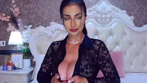 Snapshot of olivewilson chatting on 06-05-26, 06:52 Olive online show from 06-05-26, 06:52