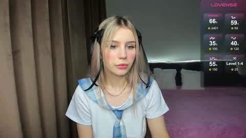 Snapshot of olivia1taylor chatting on 11-18-25, 05:56 Olivia online show from 11-18-25, 05:56