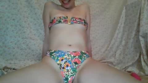 Snapshot of olivia2739 chatting on 05-09-26, 09:53 olivia2739 online show from 05-09-26, 09:53