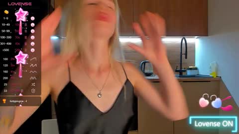 Olivia 3 online show from 09-08-25, 10:20