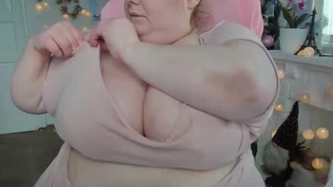 Snapshot of olivia_bud_gold chatting on 02-16-25, 09:26 Olivia Gold online show from 02-16-25, 09:26