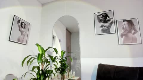 Olivia Collins online show from 05-07-26, 11:04
