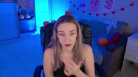 olivia_daze online show from 11-04-25, 07:24