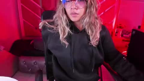  OLIVIA  online show from 02-14-26, 04:09