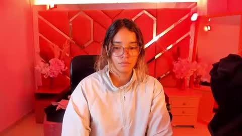 Snapshot of olivia_fox69 chatting on 06-22-26, 05:15 OLIVIA online show from 06-22-26, 05:15
