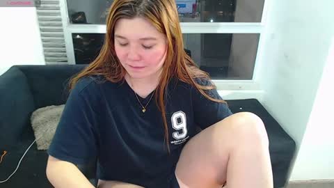 Snapshot of olivia_martine chatting on 12-18-24, 09:36 olivia_martine online show from 12-18-24, 09:36