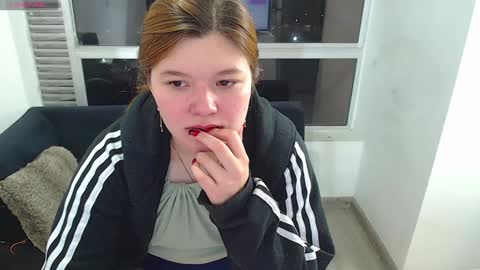Snapshot of olivia_martine chatting on 12-22-24, 08:49 olivia_martine online show from 12-22-24, 08:49