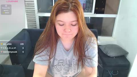Snapshot of olivia_martine chatting on 02-26-25, 06:26 olivia_martine online show from 02-26-25, 06:26