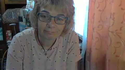 Snapshot of olivia_mia25 chatting on 05-13-26, 05:49 Olivia Mia online show from 05-13-26, 05:49