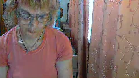 Snapshot of olivia_mia25 chatting on 05-19-26, 05:47 Olivia Mia online show from 05-19-26, 05:47