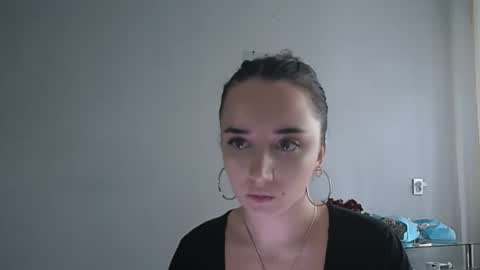 Olivia online show from 10-23-25, 01:21