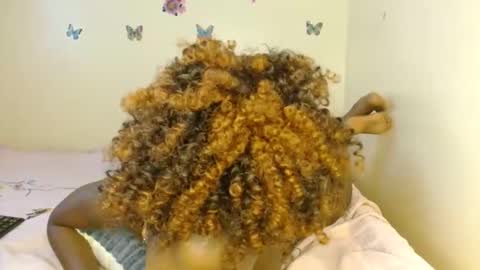 Snapshot of olivia_roxxyy chatting on 03-27-26, 09:32 olivia online show from 03-27-26, 09:32