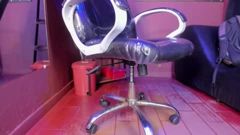 Snapshot of olivia_seex chatting on 02-09-25, 01:03 online show from 02-09-25, 01:03