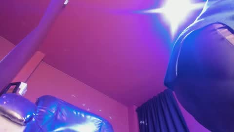 Snapshot of olivia_seex chatting on 02-10-25, 12:50 online show from 02-10-25, 12:50