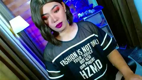 Miss OLIVIA online show from 04-24-26, 08:39